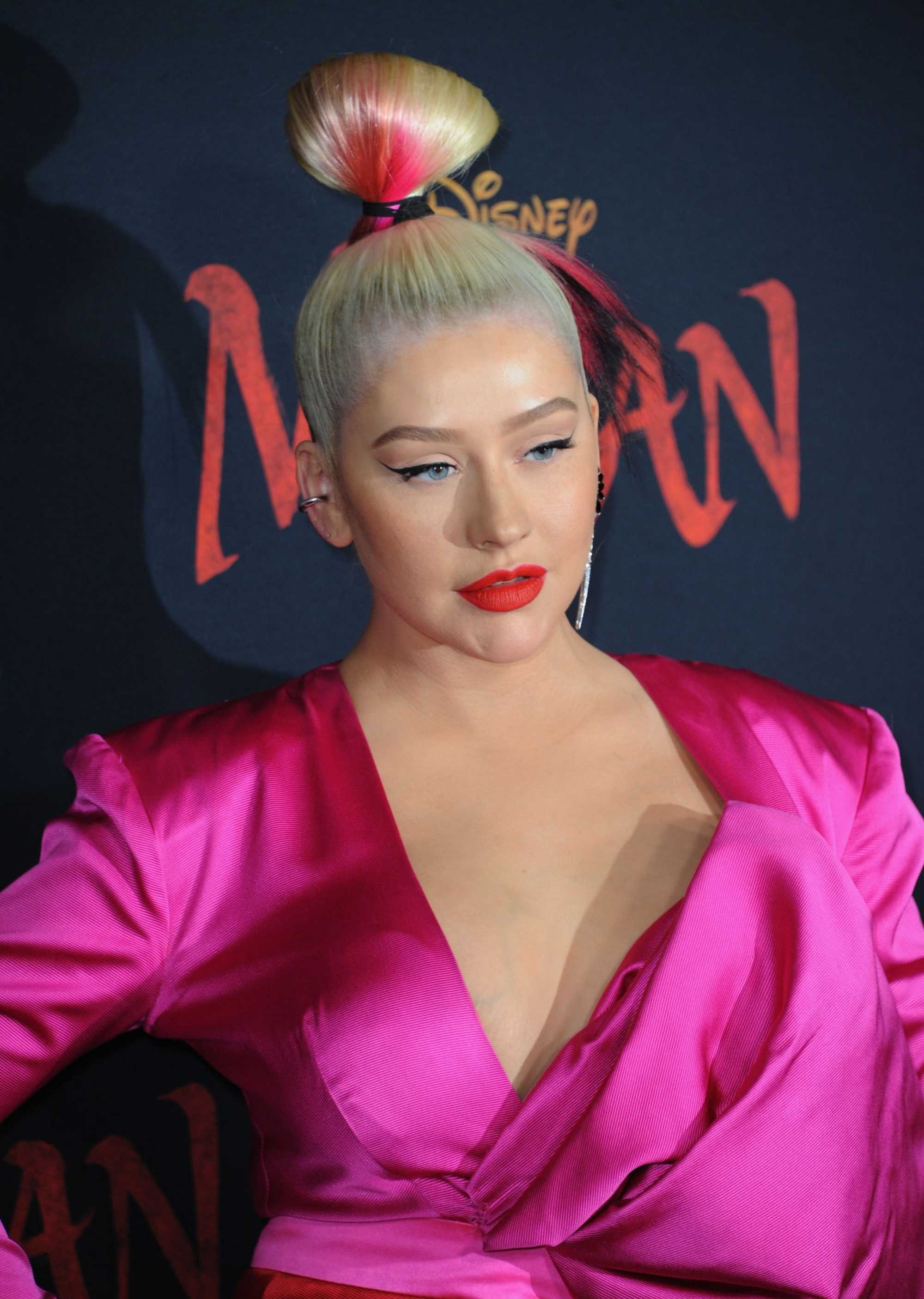 Christina_Aguilera_-_Disney_s_Mulan_Premiere_in_Hollywood2C_California__-_March_9-72.jpg