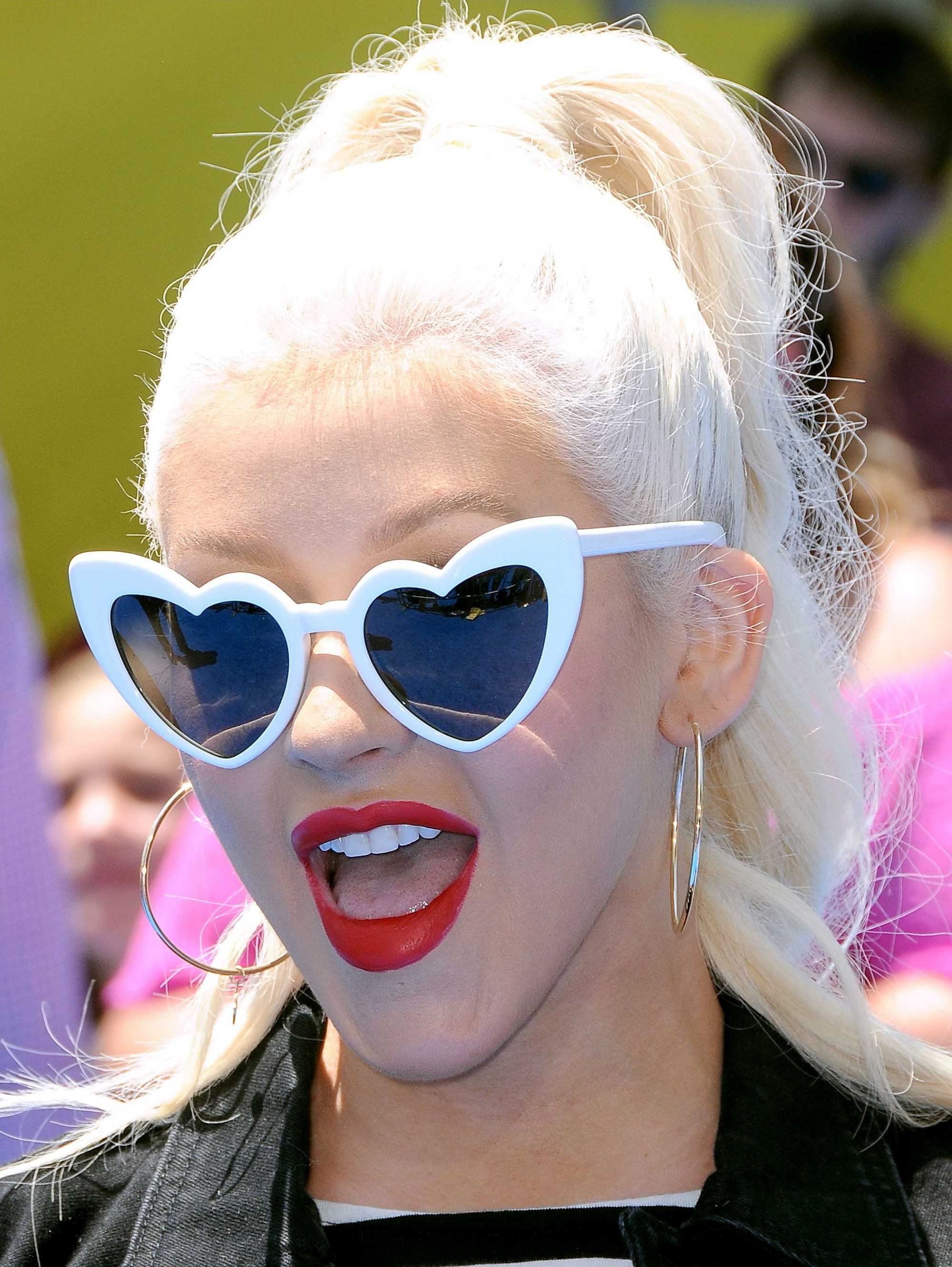Christina_Aguilera_-__Emoji__Premiere_in_Los_Angeles_on_July_23-70.jpg