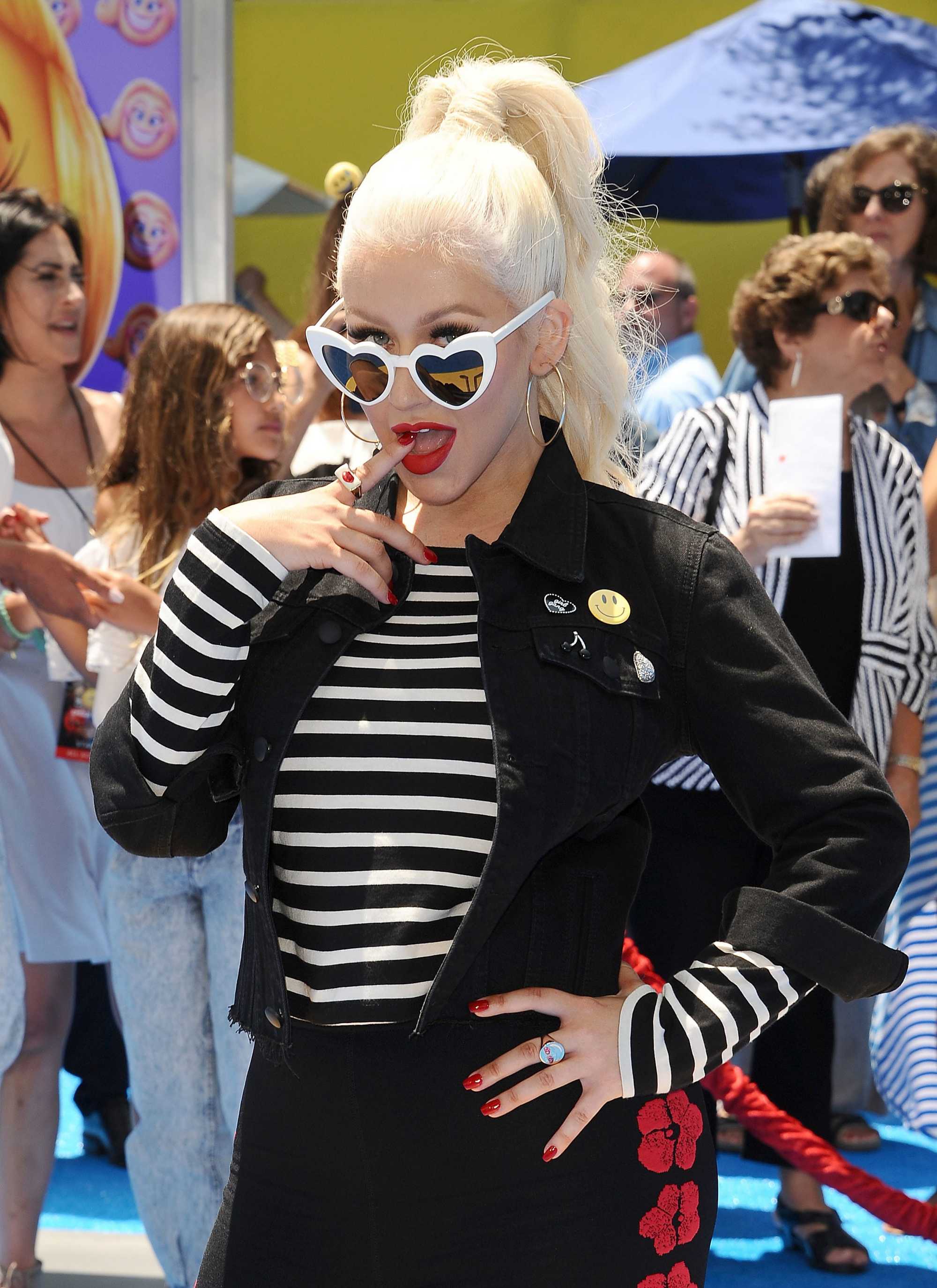 Christina_Aguilera_-__Emoji__Premiere_in_Los_Angeles_on_July_23-75.jpg