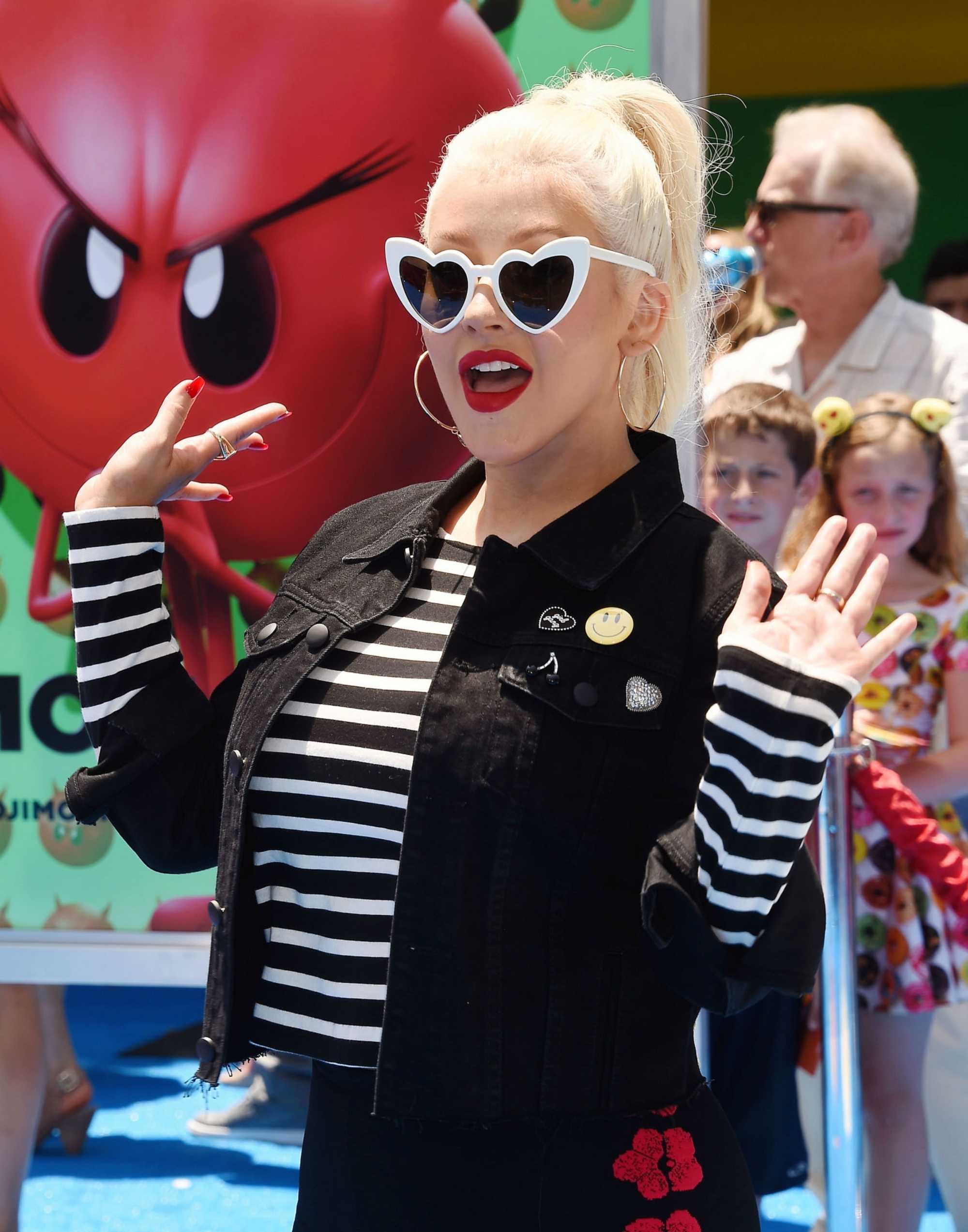Christina_Aguilera_-__Emoji__Premiere_in_Los_Angeles_on_July_23-94.jpg