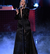 Christina_Aguilera_-_2017_American_Music_Awards_5BPerformance5D_-_November_19-28.jpg