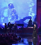 Christina_Aguilera_-_2017_American_Music_Awards_5BPerformance5D_-_November_19-33.jpg