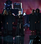 Christina_Aguilera_-_2017_American_Music_Awards_5BPerformance5D_-_November_19-36.jpg