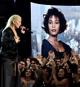 Christina_Aguilera_-_2017_American_Music_Awards_5BPerformance5D_-_November_19-41.jpg