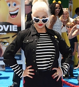 Christina_Aguilera_-__Emoji__Premiere_in_Los_Angeles_on_July_23-122.jpg