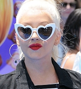 Christina_Aguilera_-__Emoji__Premiere_in_Los_Angeles_on_July_23-69.jpg