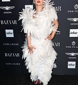 Harper_s_BAZAAR_Celebrates__ICONS_By_Carine_Roitfeld__-_September_7-14.jpg
