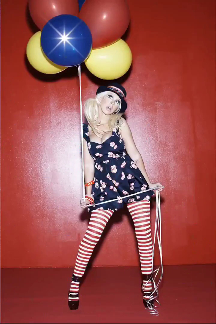 xtina_28229~1.jpg
